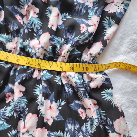 One Clothing Dark blue navy pink flowery chiffon short jumpsuit rompers Size S - Picture 3 of 8